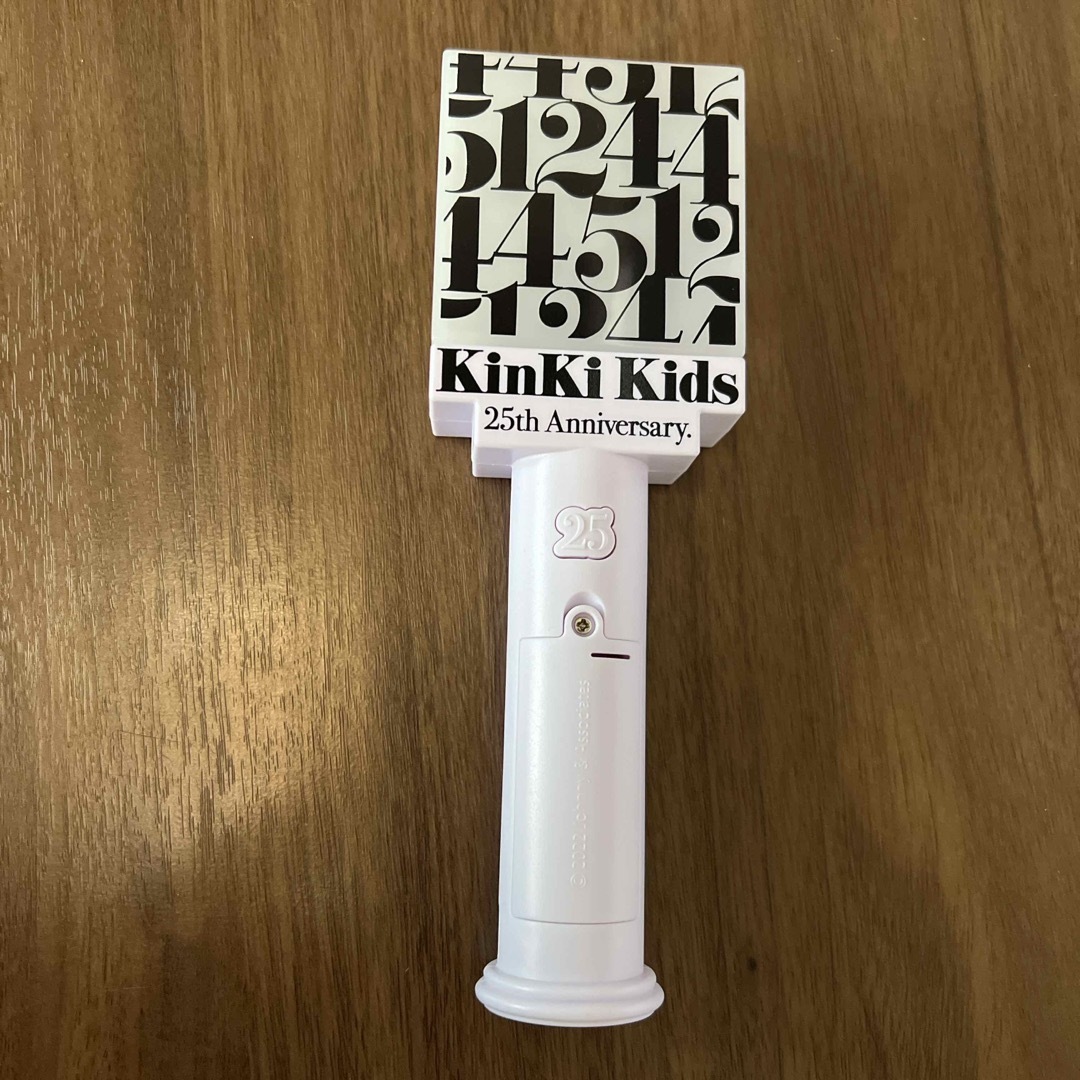 KinKi Kids(キンキキッズ)のKinKi Kids 25th ペンライト エンタメ/ホビーのタレントグッズ(アイドルグッズ)の商品写真