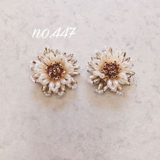 no.447 フラワー パール ビーズカボション ピアス、イヤリング(ピアス)