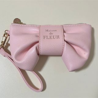 メゾンドフルール(Maison de FLEUR)のメゾンドフルール　リボン型　ポーチ(ポーチ)