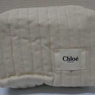 クロエ(Chloe)のクロエ 刻印ゴールドチャームが素敵な非売品ポーチ 【新品】(ポーチ)