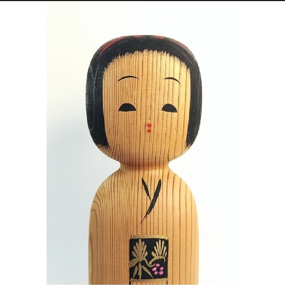 秋田伝統　又五郎作　手彫り　こけし　郷土玩具　伝統こけし　美術工芸品　30cm エンタメ/ホビーの美術品/アンティーク(彫刻/オブジェ)の商品写真