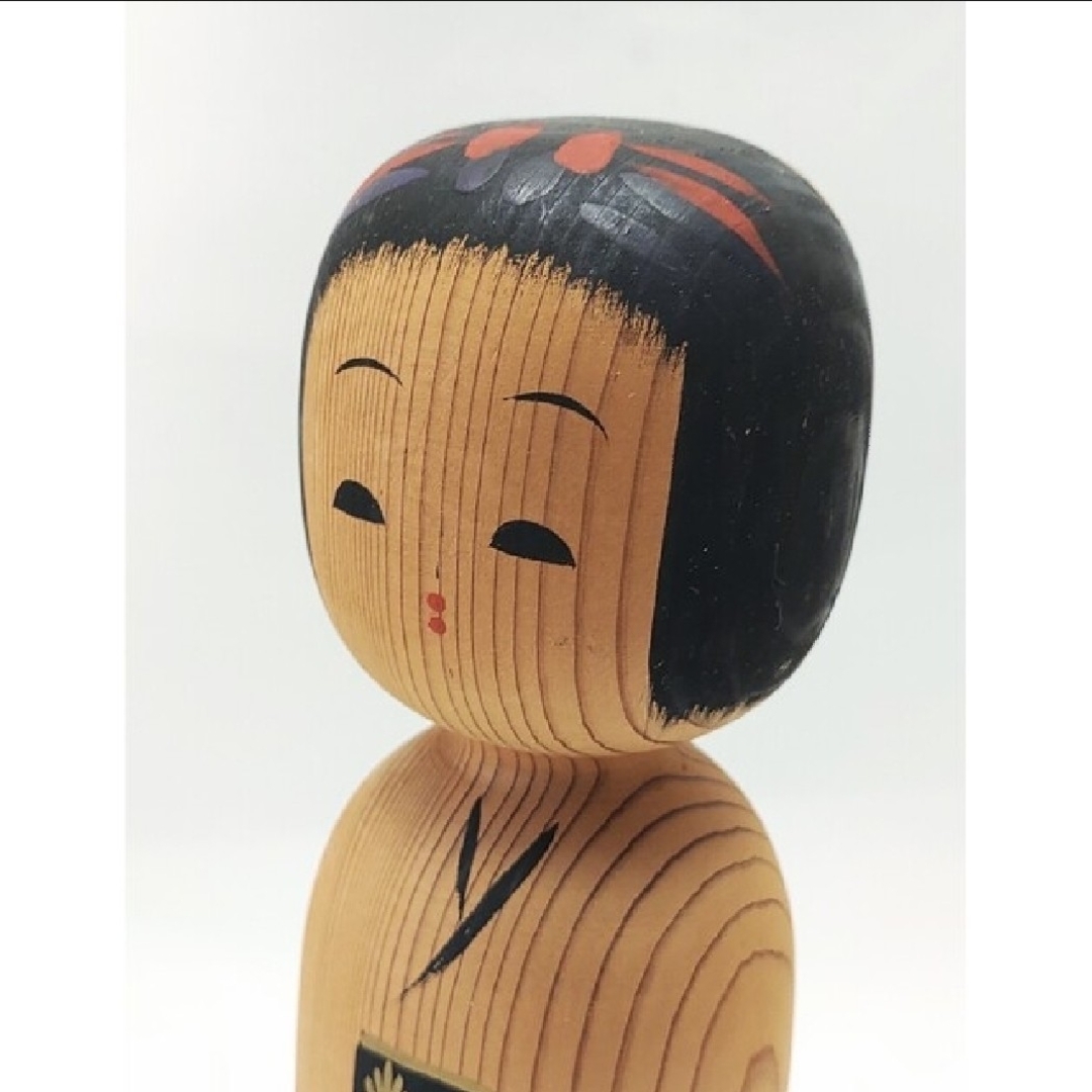 秋田伝統　又五郎作　手彫り　こけし　郷土玩具　伝統こけし　美術工芸品　30cm エンタメ/ホビーの美術品/アンティーク(彫刻/オブジェ)の商品写真