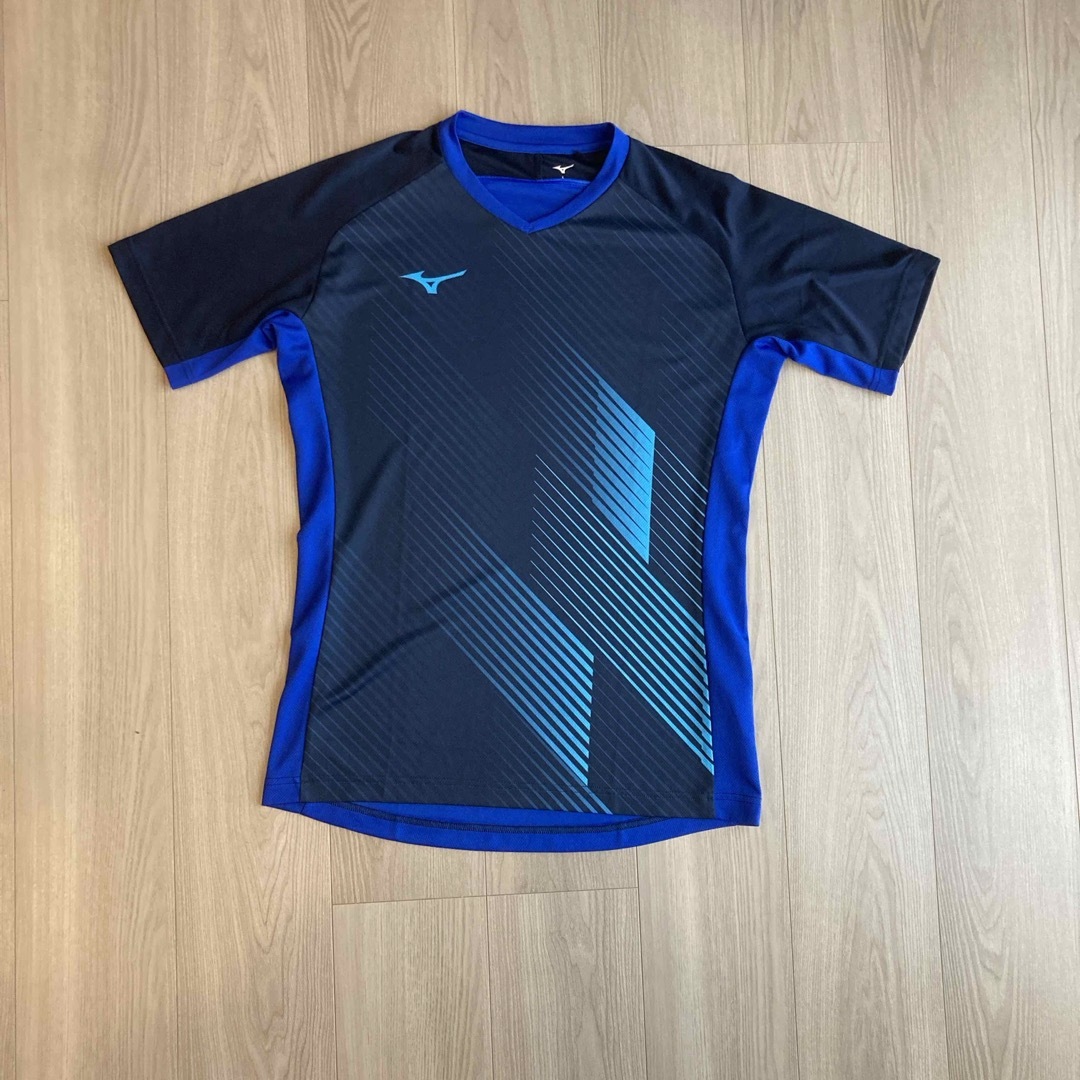 MIZUNO(ミズノ)のミズノトレーニングウェア　Tシャツ　メンズ L スポーツ/アウトドアのサッカー/フットサル(ウェア)の商品写真