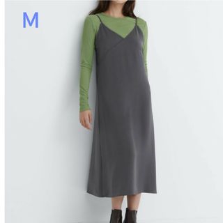 ユニクロ(UNIQLO)のUNIQLO キャミソールワンピース グレー Ｍ(ロングワンピース/マキシワンピース)