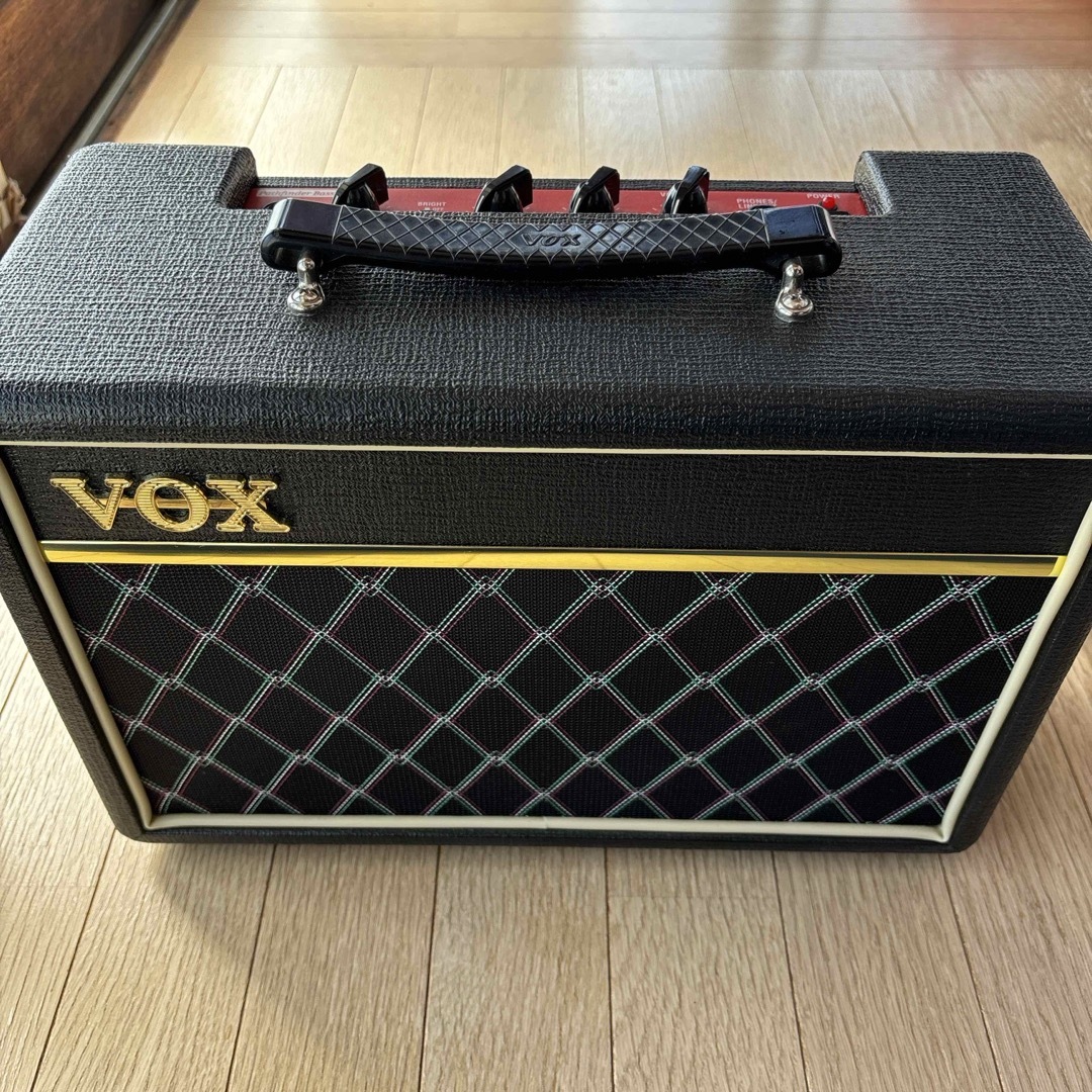 VOX(ヴォックス)のVOX Pathfinder Bass 10  楽器のベース(ベースアンプ)の商品写真