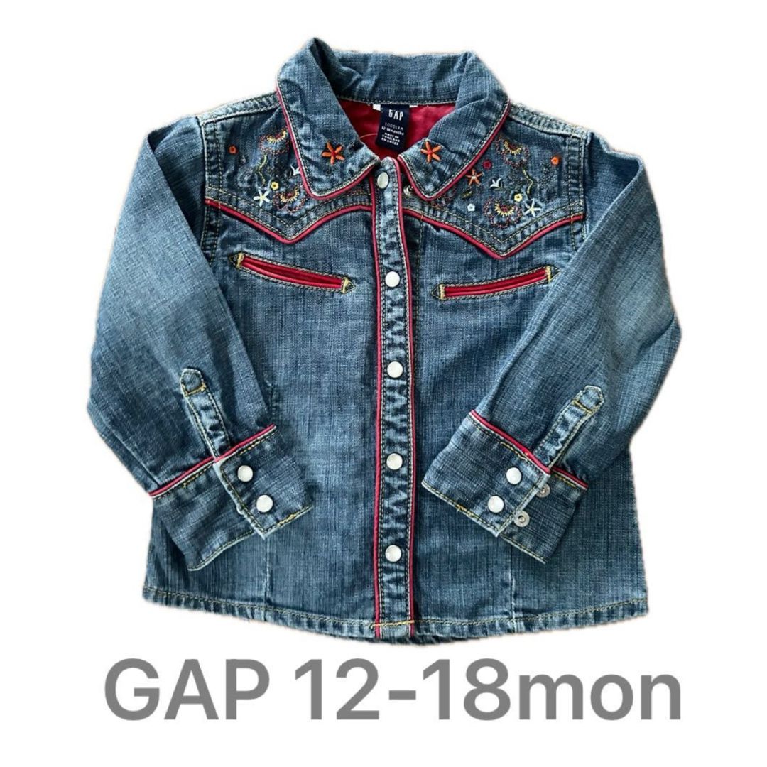 GAP Kids(ギャップキッズ)のデニムジャケット　ジャケット　デニム　GAP 子供服　90  長袖 デニムシャツ キッズ/ベビー/マタニティのキッズ服女の子用(90cm~)(ジャケット/上着)の商品写真