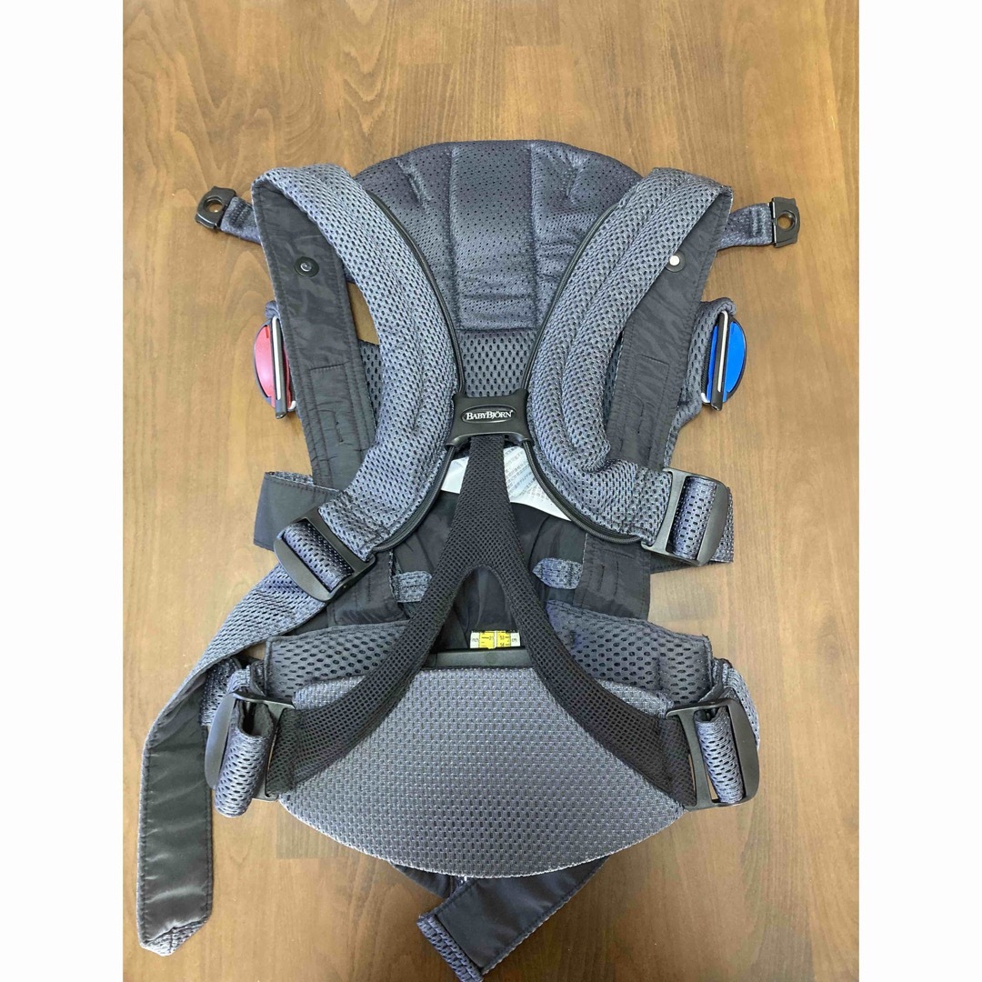 BABYBJORN(ベビービョルン)のビョルン　ベビーキャリア　move キッズ/ベビー/マタニティの外出/移動用品(抱っこひも/おんぶひも)の商品写真