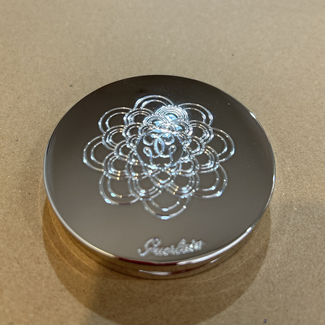 GUERLAIN(ゲラン)のゲラン　メテオリット　コンパクト　N02 コスメ/美容のベースメイク/化粧品(フェイスパウダー)の商品写真