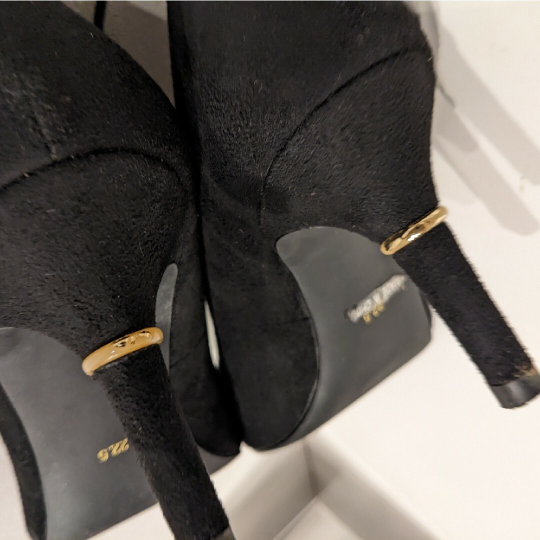 REZOY(リゾイ)のREZOY ストラップ付 パンプス レディースの靴/シューズ(ハイヒール/パンプス)の商品写真