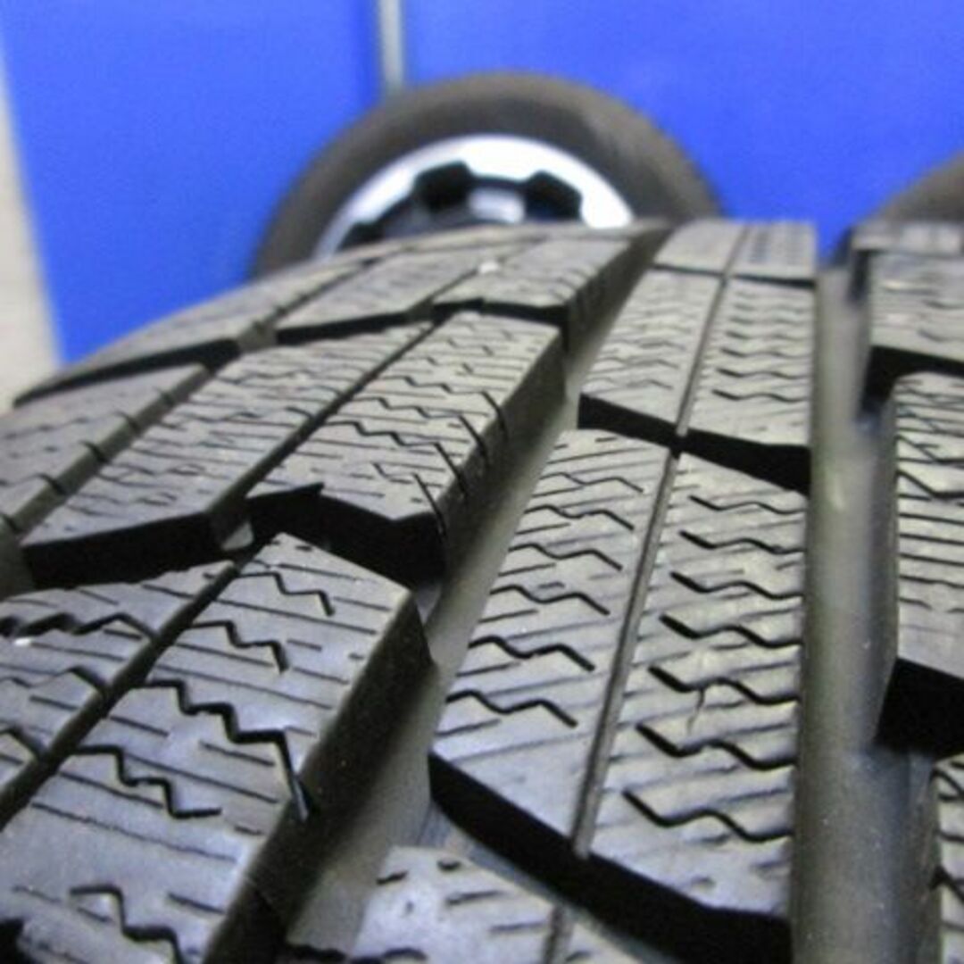 トヨタ(トヨタ)のユ）シエンタ純正15+　185/65R15　国産スタッドレス　2021年製 自動車/バイクの自動車(タイヤ・ホイールセット)の商品写真