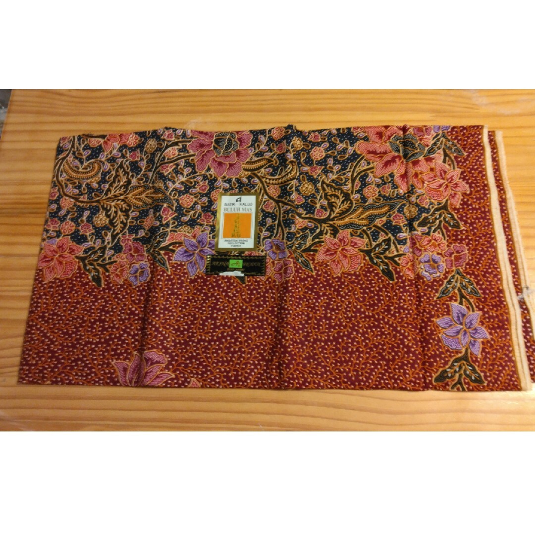 マレーシア　バティック　生地　綿100　深緑　茶　紫　葉模様　花柄　筒状　ドット ハンドメイドの素材/材料(生地/糸)の商品写真