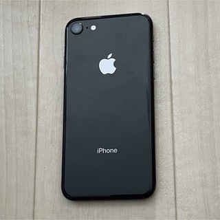 アイフォーン(iPhone)のiPhone8 中古 SIMロック解除済み　スペースグレイ　64GB(スマートフォン本体)