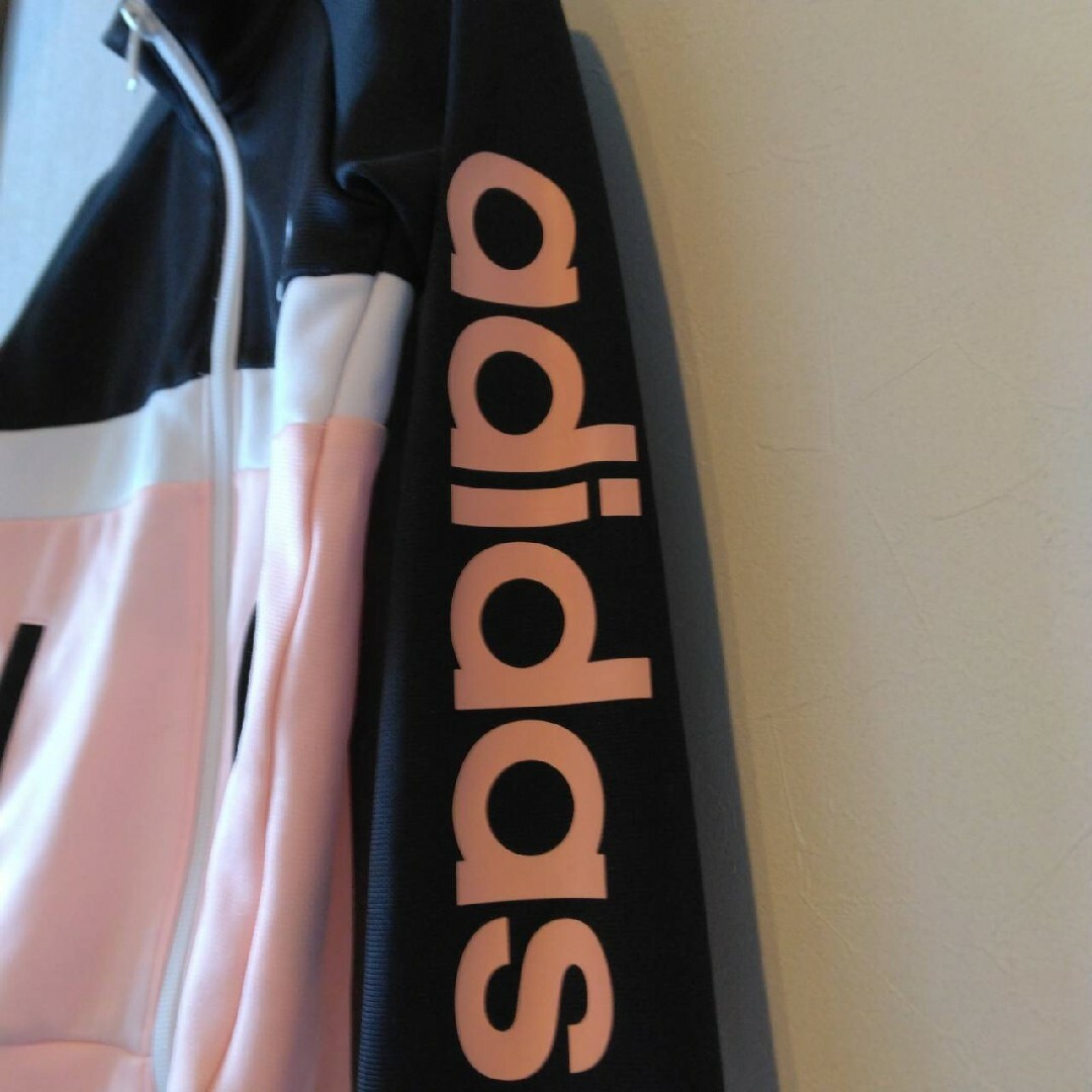 adidas(アディダス)のadidas【120】ジャージ　上着 キッズ/ベビー/マタニティのキッズ服女の子用(90cm~)(ジャケット/上着)の商品写真