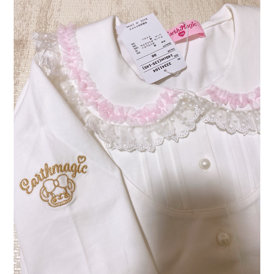 EARTHMAGIC(アースマジック)の19. 新品 襟付き 刺繍 ブラウス 140 シロ キッズ/ベビー/マタニティのキッズ服女の子用(90cm~)(ブラウス)の商品写真