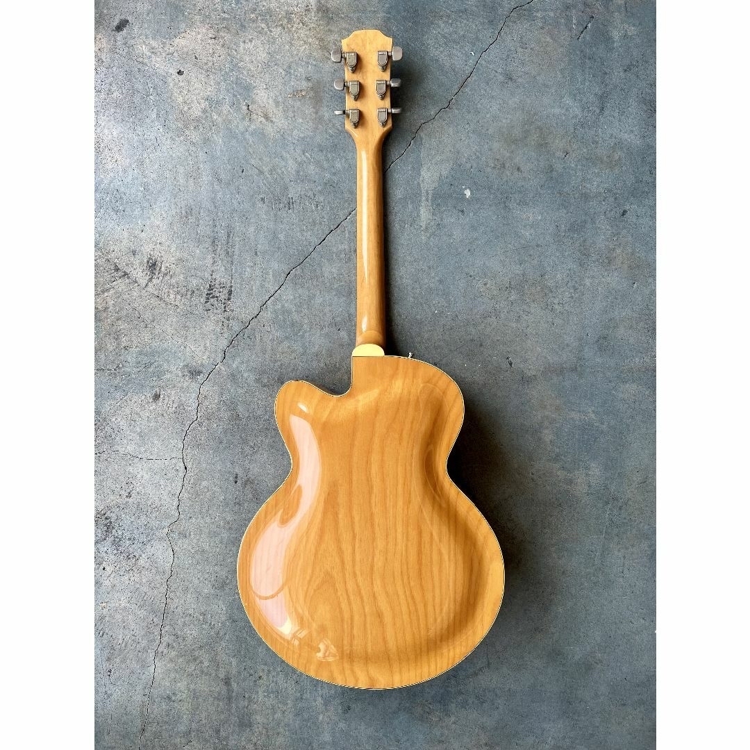 ヤマハ(ヤマハ)のYAMAHA AE-12 - ナチュラル / 17インチ フルアコ ビグスビー付 楽器のギター(エレキギター)の商品写真