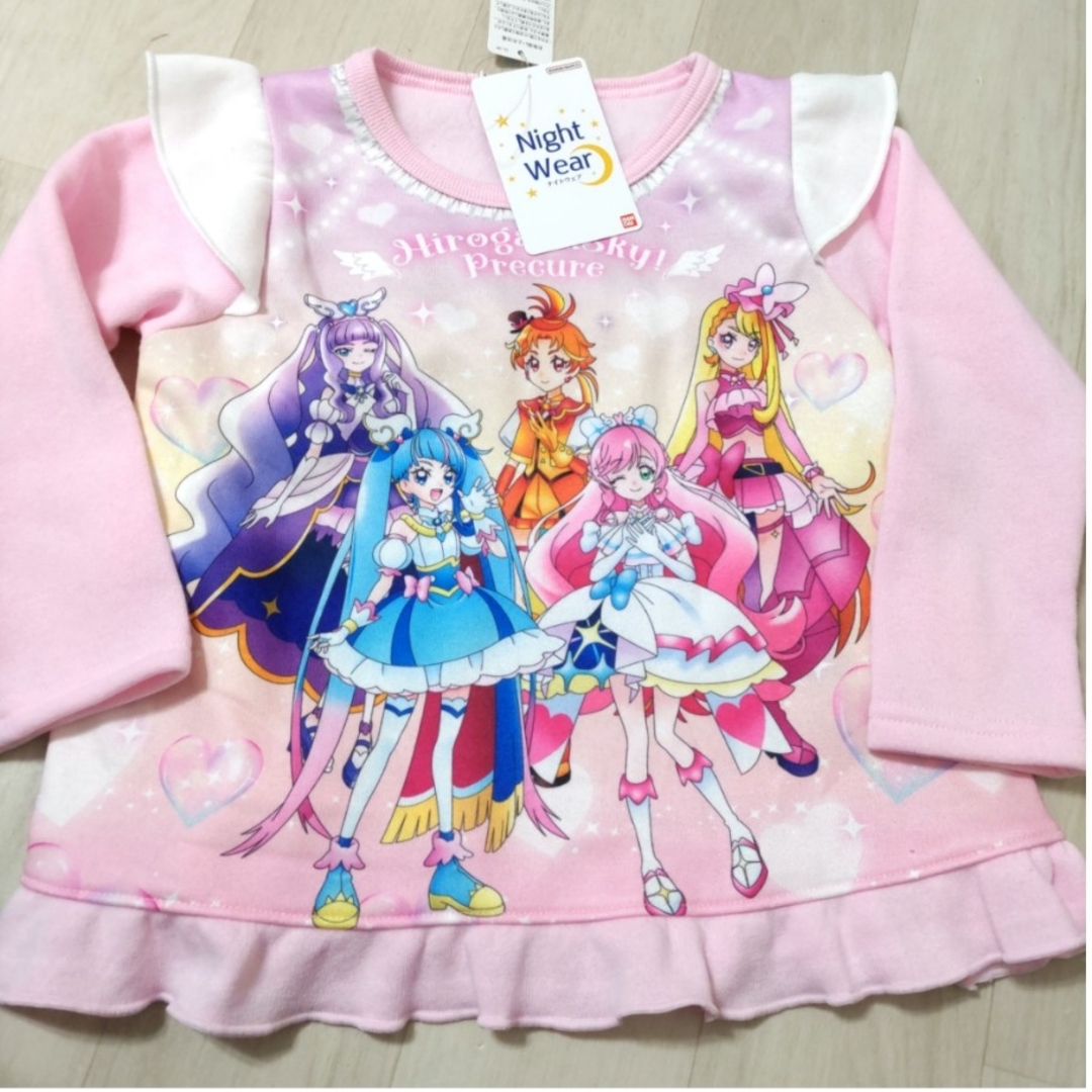 BANDAI(バンダイ)の☆　女の子　ひろがるスカイプリキュア　長袖パジャマ　110サイズ　新品 キッズ/ベビー/マタニティのキッズ服女の子用(90cm~)(パジャマ)の商品写真