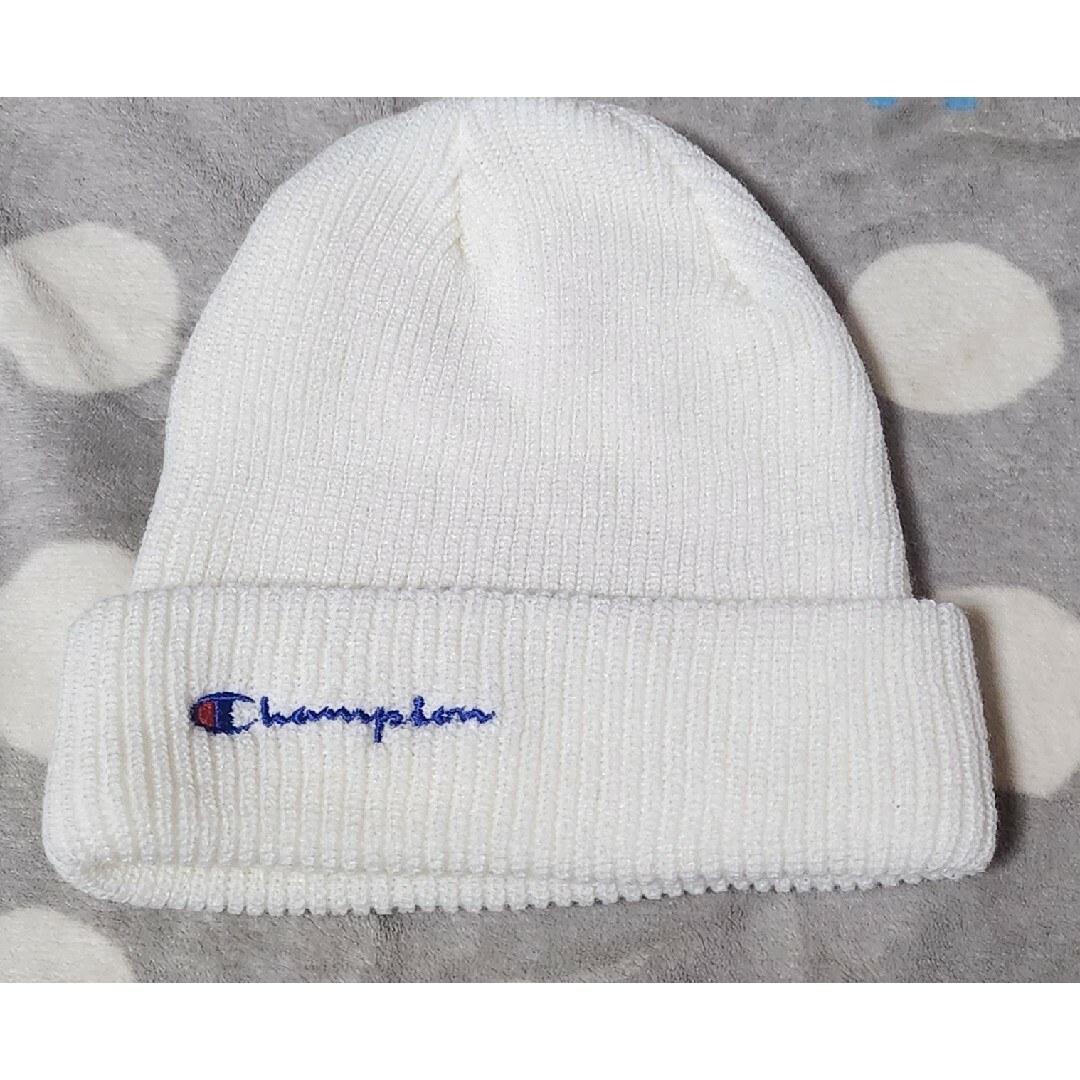 Champion(チャンピオン)のChampion 白ニット帽 レディースの帽子(ニット帽/ビーニー)の商品写真