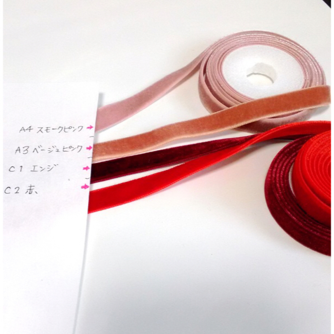 ベロアリボンチョーカーネックレス　オーダーメイド　30006 レディースのアクセサリー(ネックレス)の商品写真