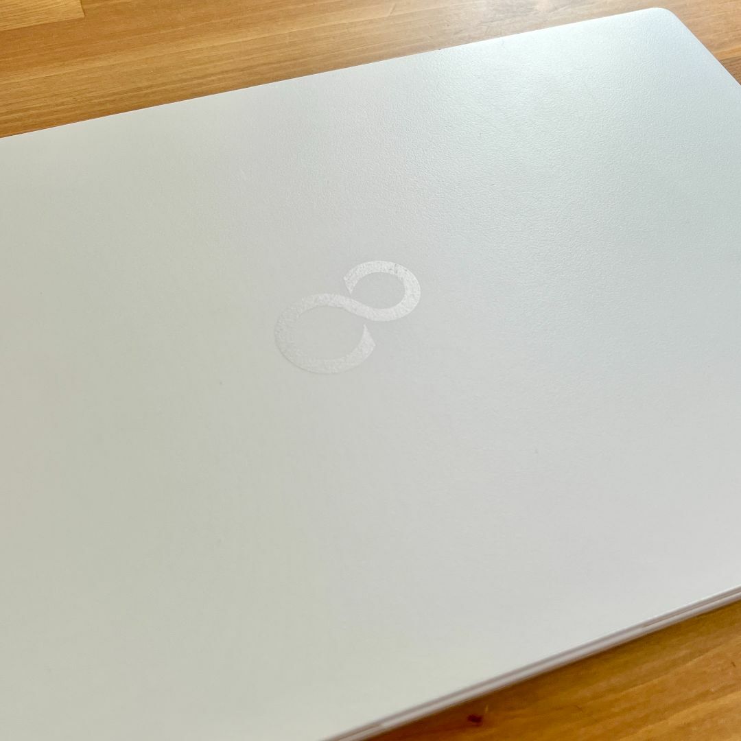 富士通 軽量薄型PC LIFEBOOK UH08/E3 - ノートPC 富士通 軽量薄型PC LIFEBOOK UH08/E3 - ノートPC