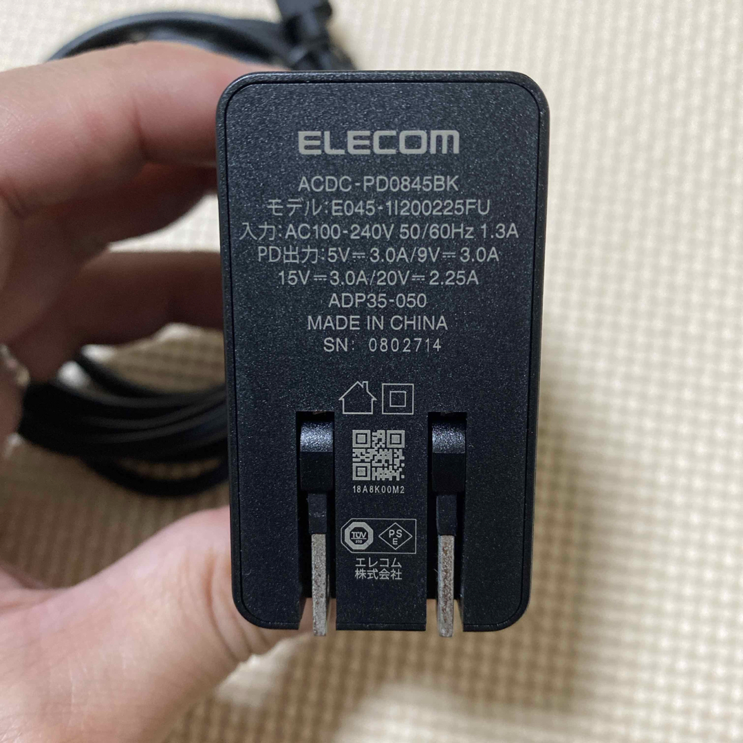 ELECOM(エレコム)のELECOM  ACDC-PD0845BK スマホ/家電/カメラのスマートフォン/携帯電話(バッテリー/充電器)の商品写真