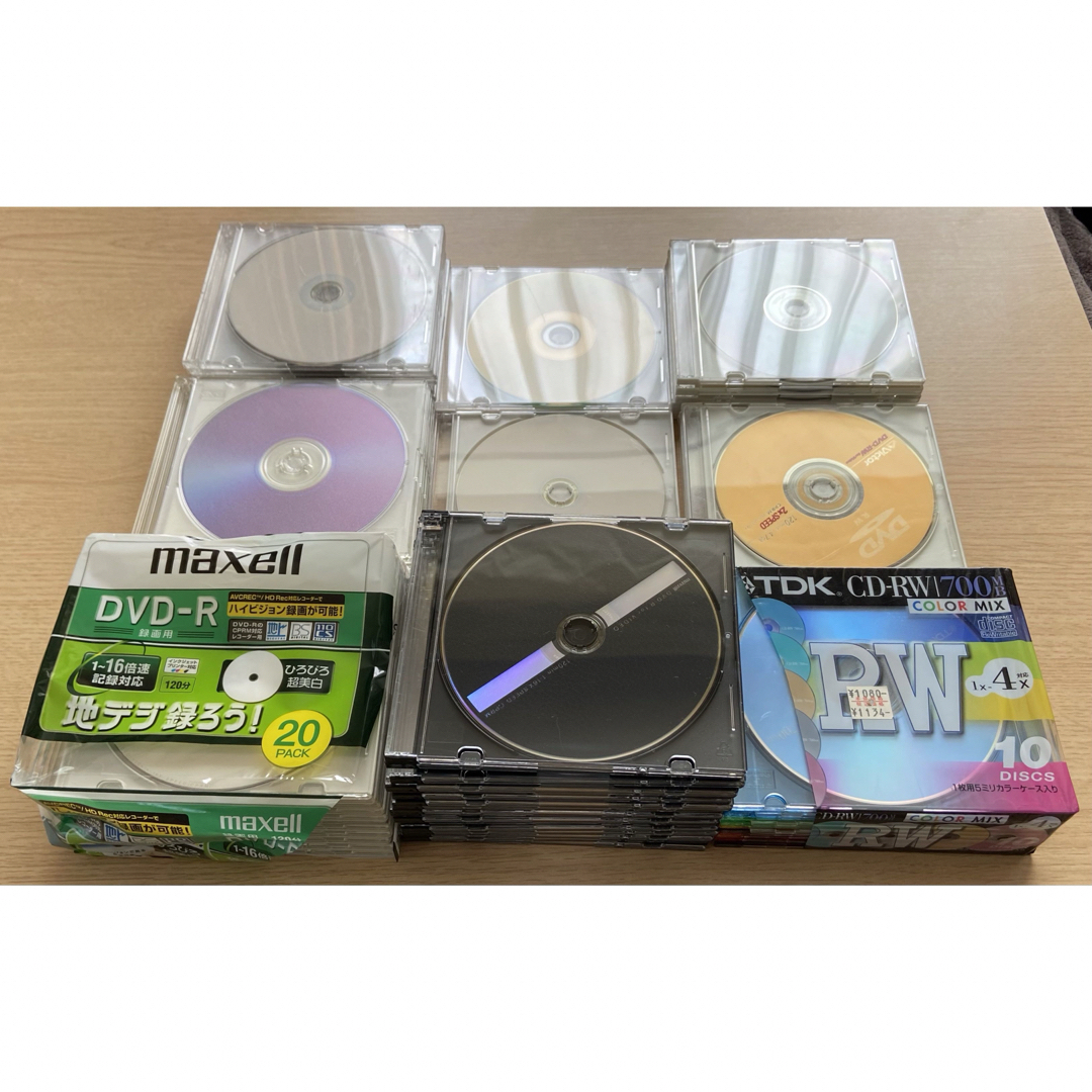 maxell(マクセル)の新品未使用　DVD-RW20枚、DVD-R48枚、CD-R2枚　70枚セット販売 エンタメ/ホビーのDVD/ブルーレイ(その他)の商品写真