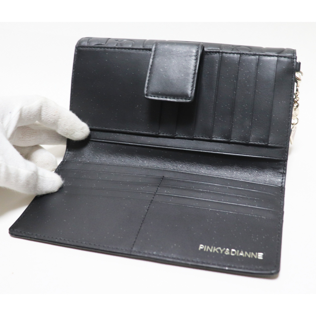 ピンキー&ダイアン》新品 ポケット多数 P&Dロゴ型押し レザー ピンキー&ダイアン》新品 ポケット多数 P&Dロゴ型押し レザー