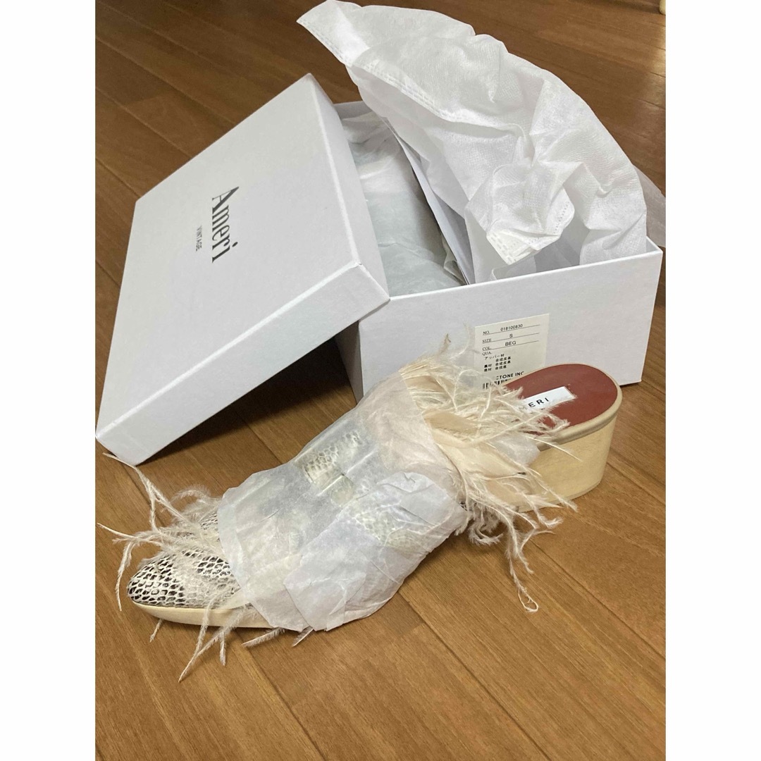 Ameri VINTAGE(アメリヴィンテージ)の【新品】AMERI FEATHER BABOOSH Sサイズ BEG レディースの靴/シューズ(ハイヒール/パンプス)の商品写真