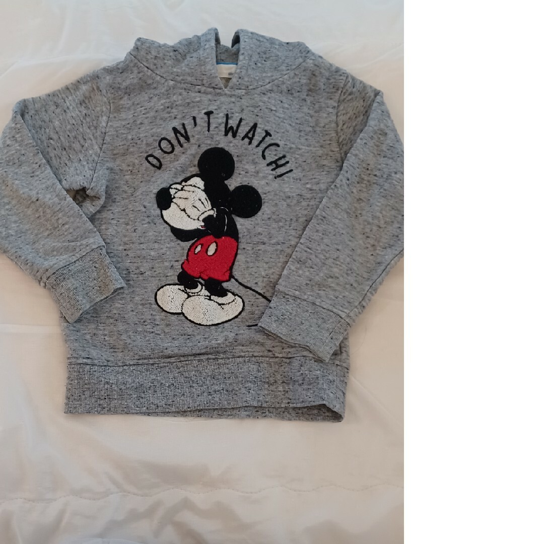 Right-on(ライトオン)のMickey Mouseパーカー キッズ/ベビー/マタニティのキッズ服男の子用(90cm~)(Tシャツ/カットソー)の商品写真