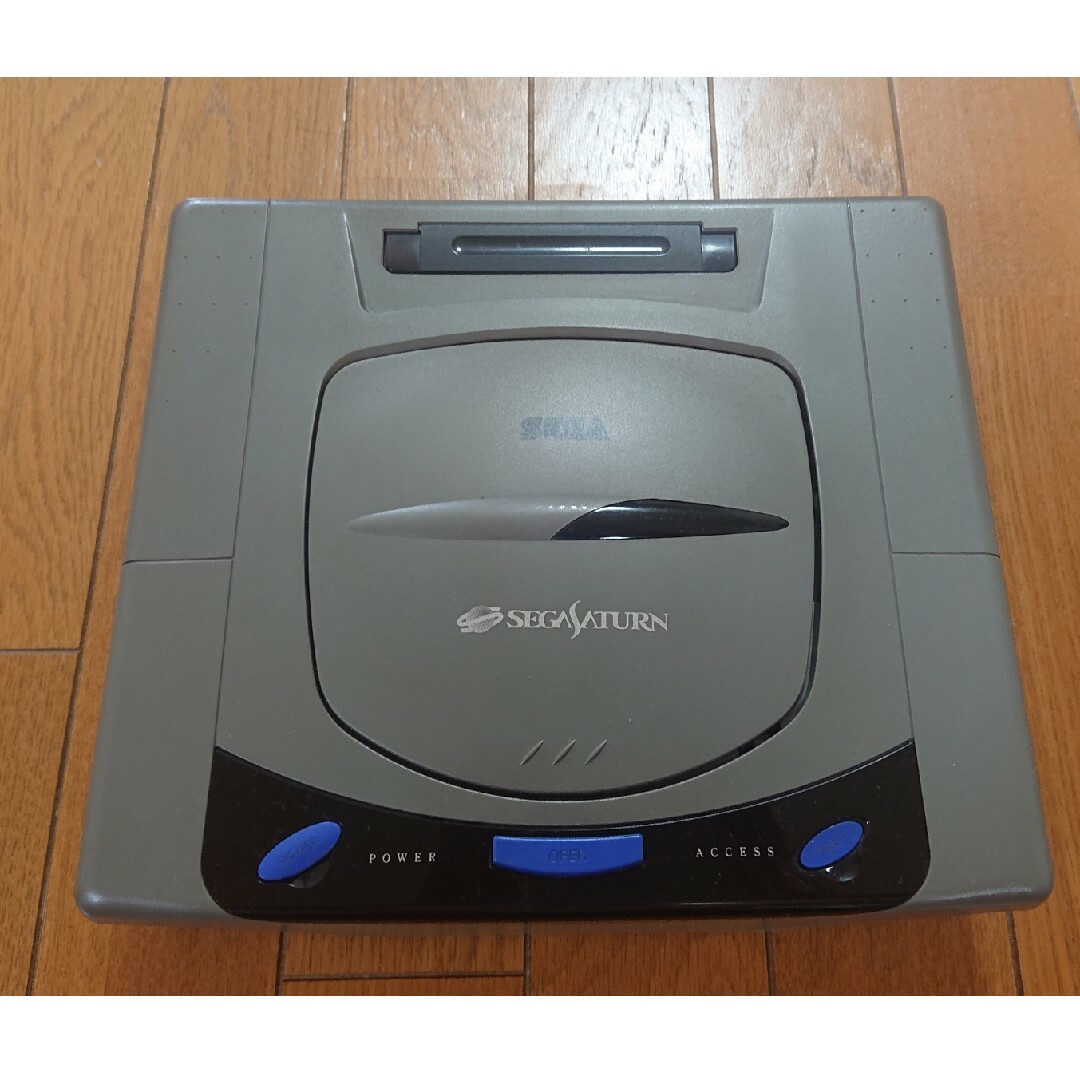 SEGA(セガ)の【箱付】セガサターン 初期型 本体 付属品一式 メンテナンス洗浄済 すぐ遊べます エンタメ/ホビーのゲームソフト/ゲーム機本体(家庭用ゲーム機本体)の商品写真