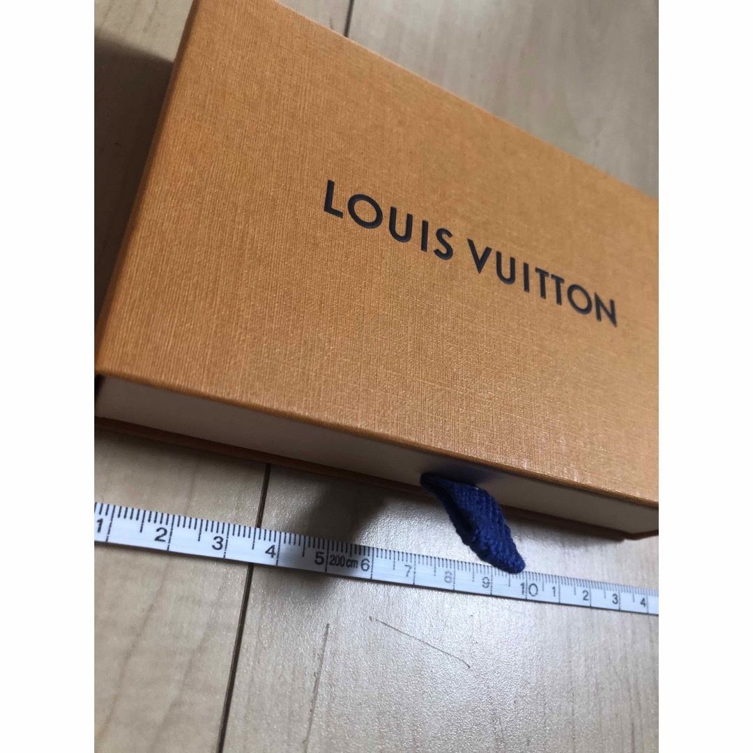 LOUIS VUITTON(ルイヴィトン)のVUITTON 箱 レディースのバッグ(ショップ袋)の商品写真