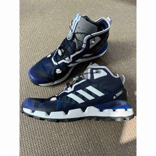 ホワイトマウンテニアリング(WHITE MOUNTAINEERING)のWHITE MOUNTAINEERING × adidas スニーカー(スニーカー)