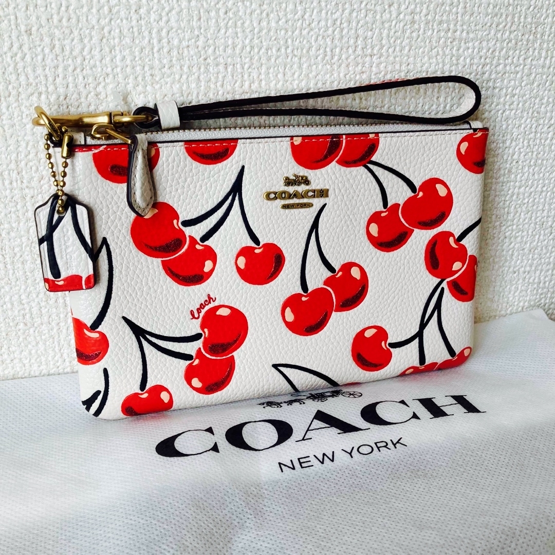 COACH(コーチ)のコーチ COACH さくらんぼ リストレット 化粧ポーチ  レディースのファッション小物(ポーチ)の商品写真