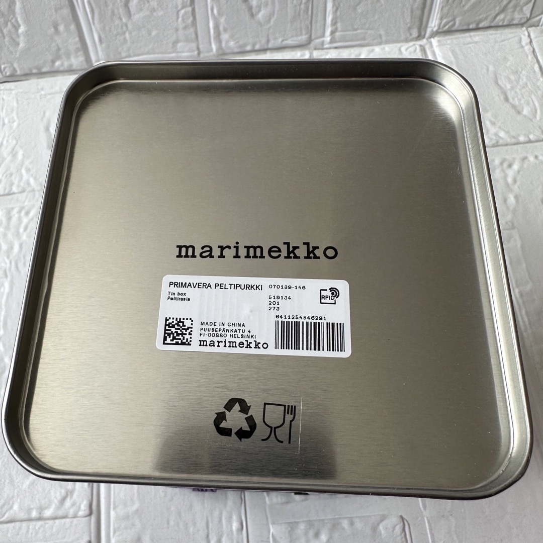 marimekko(マリメッコ)の完売 新品 未使用 マリメッコ プリマベーラ 缶 Tin box  インテリア/住まい/日用品のインテリア小物(小物入れ)の商品写真