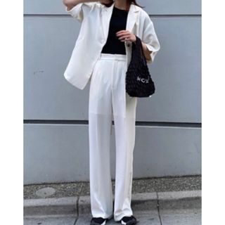 マウジー(moussy)のMOUSSY LIGHT STRAIGHT パンツ ホワイト セットアップ(カジュアルパンツ)