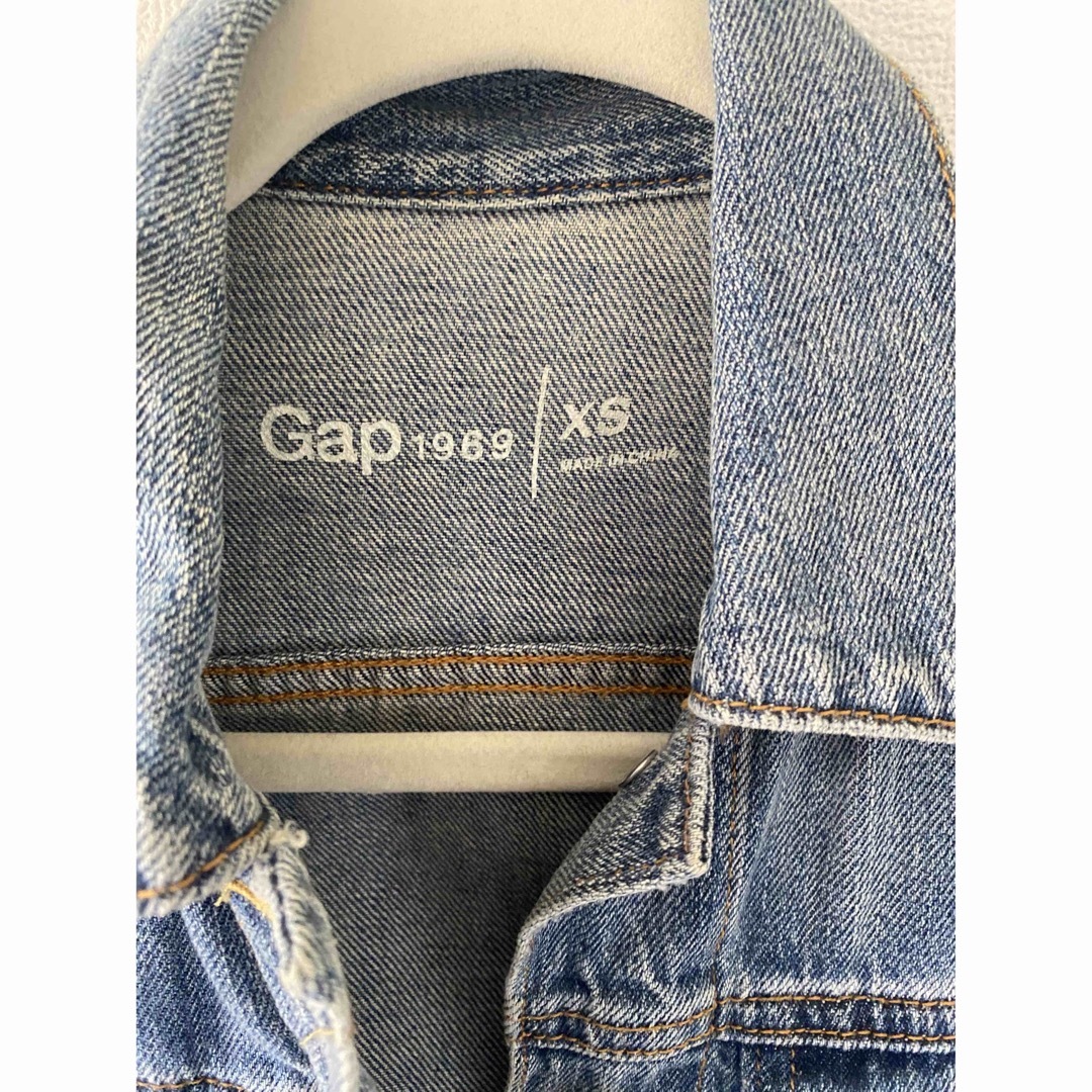 GAP(ギャップ)のgap デニムジャケット　サイズxs レディースのジャケット/アウター(Gジャン/デニムジャケット)の商品写真