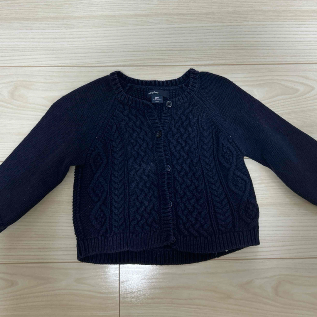 GAP Kids(ギャップキッズ)のセーター　カーディガン　ギャップ　80 キッズ/ベビー/マタニティのベビー服(~85cm)(カーディガン/ボレロ)の商品写真