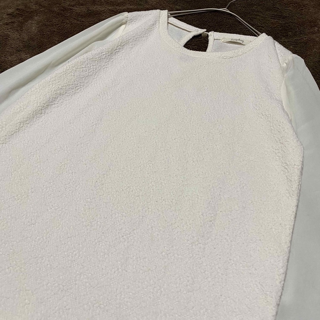 PAGEBOY(ページボーイ)のPAGEBOY シースルー袖 透け感 切替 カットソー オフホワイト トップス レディースのトップス(カットソー(長袖/七分))の商品写真