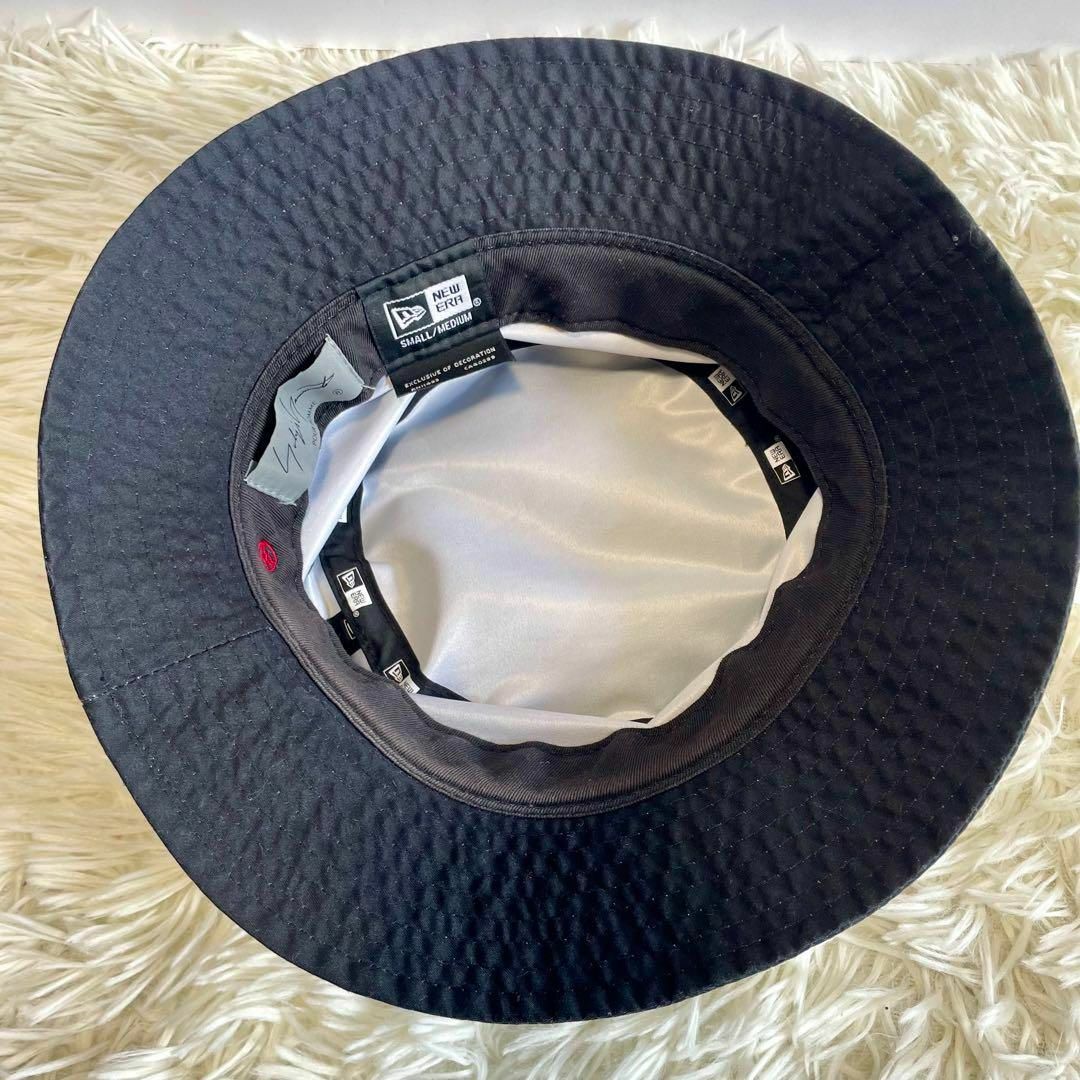 NEW ERA(ニューエラー)の【NEWERA Yohji Yamamoto】バケットハット 黒 メンズの帽子(ハット)の商品写真