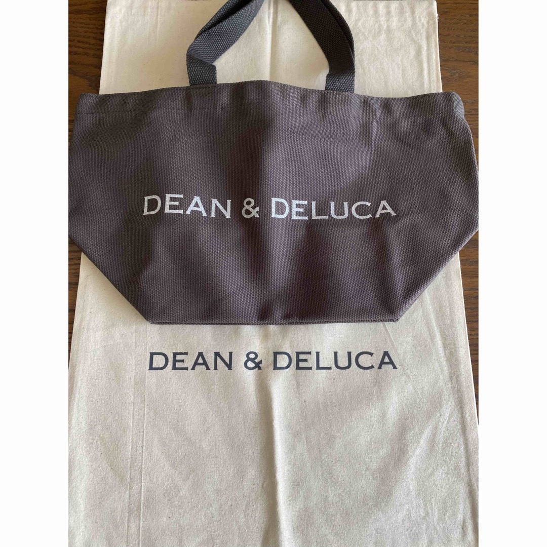 DEAN & DELUCA(ディーンアンドデルーカ)のDEAN ＆ DELUCA 2022チャリティトートバッグ レディースのバッグ(トートバッグ)の商品写真