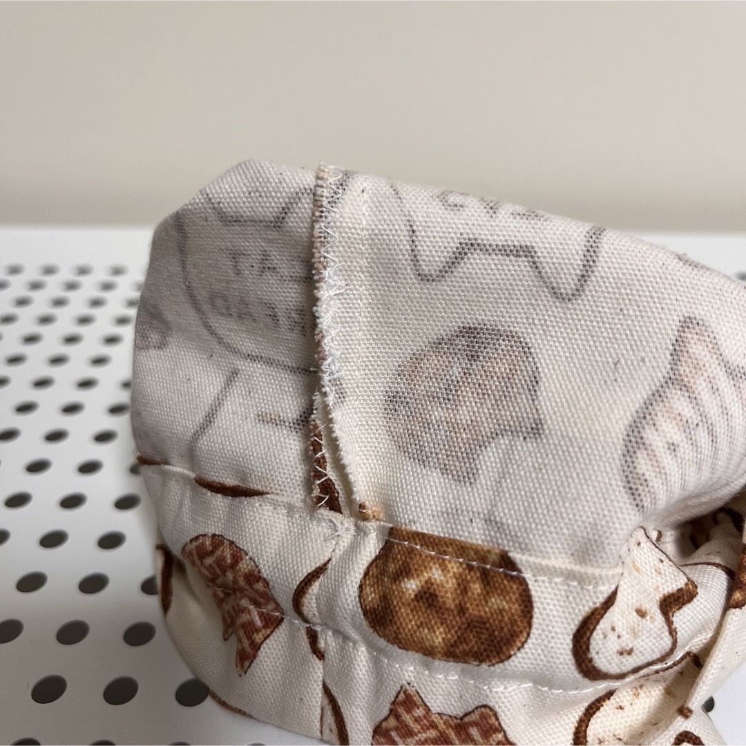 ねこパン柄 巾着 ティッシュケース ハンドメイド ハンドメイドのキッズ/ベビー(外出用品)の商品写真
