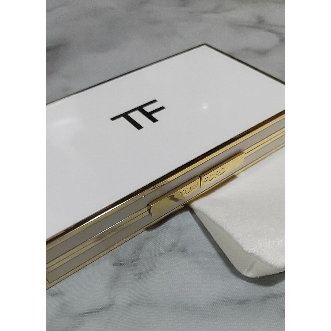 TOM FORD BEAUTY(トムフォードビューティ)の新品・未使用♪トムフォード・ソレイユ アイ アンド チーク パレット・01A コスメ/美容のベースメイク/化粧品(アイシャドウ)の商品写真