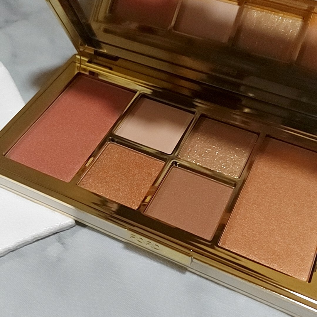 TOM FORD BEAUTY(トムフォードビューティ)の新品・未使用♪トムフォード・ソレイユ アイ アンド チーク パレット・01A コスメ/美容のベースメイク/化粧品(アイシャドウ)の商品写真