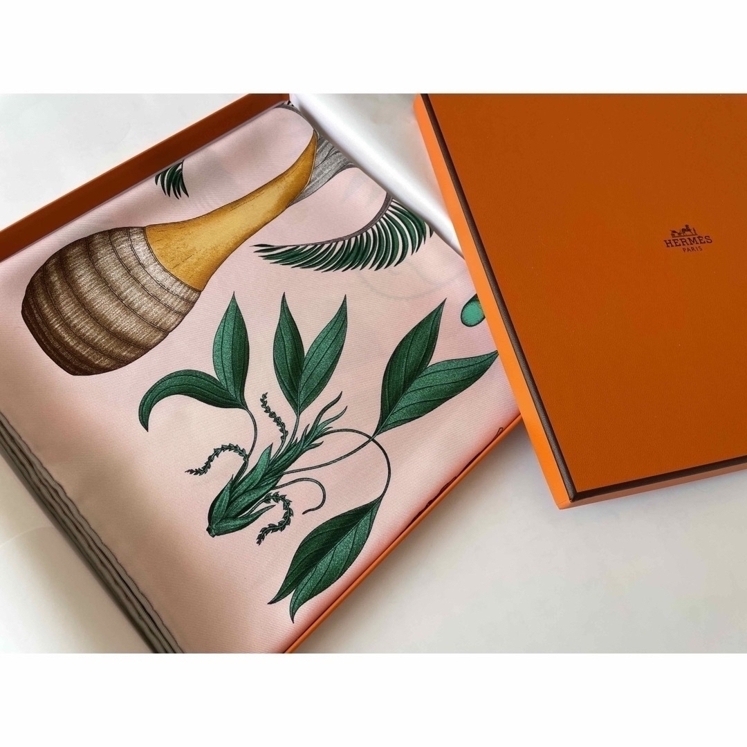 Hermes(エルメス)の新品　エルメス　シルクスカーフ レディースのファッション小物(バンダナ/スカーフ)の商品写真