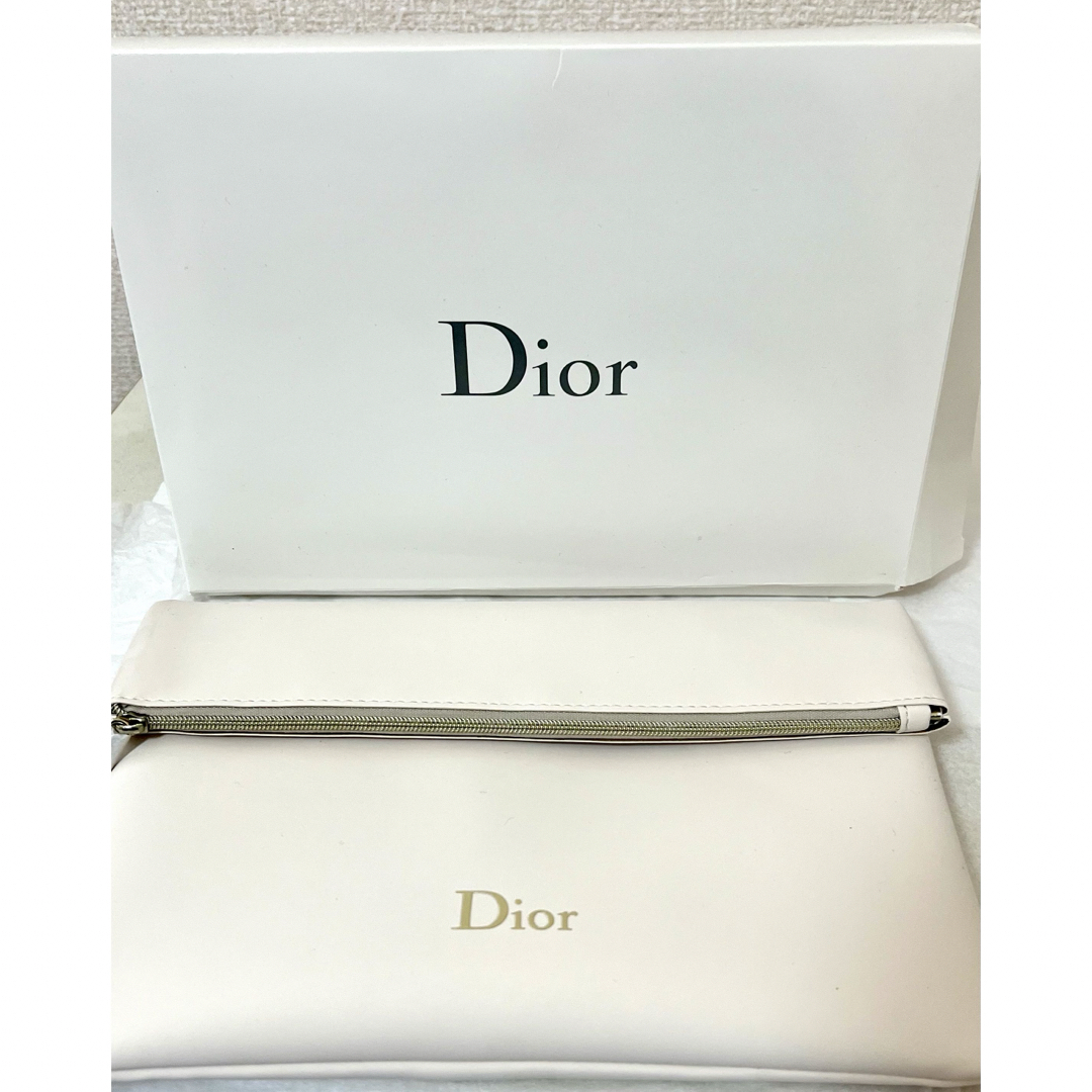 Christian Dior(クリスチャンディオール)の【限定品】ディオール　化粧ポーチ レディースのファッション小物(ポーチ)の商品写真