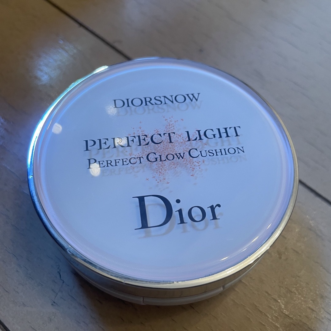 Dior(ディオール)のスノーパーフェクトライト クッション プレメイクアップ コスメ/美容のベースメイク/化粧品(ファンデーション)の商品写真