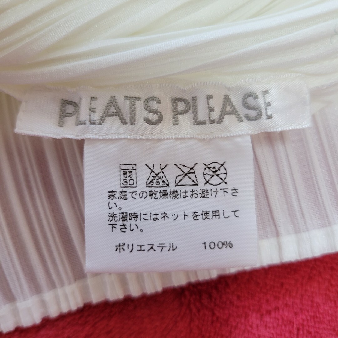 PLEATS PLEASE ISSEY MIYAKE(プリーツプリーズイッセイミヤケ)の【未使用品級】プリーツプリーズ　フラワープリント　ワンピース　花柄　3　ホワイト レディースのワンピース(ひざ丈ワンピース)の商品写真