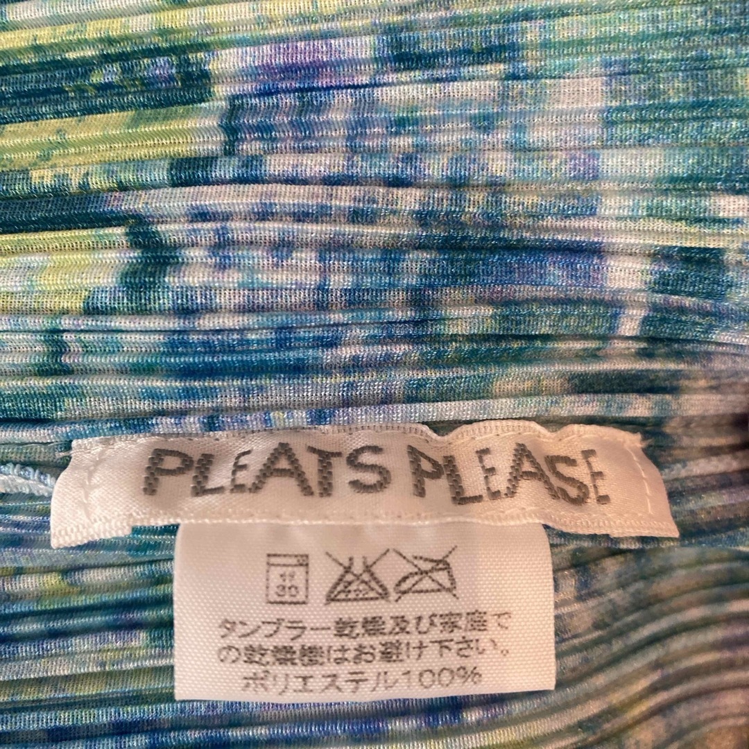 PLEATS PLEASE ISSEY MIYAKE(プリーツプリーズイッセイミヤケ)のイッセーミヤケ　プリーツプリーズ  レディースのワンピース(ひざ丈ワンピース)の商品写真