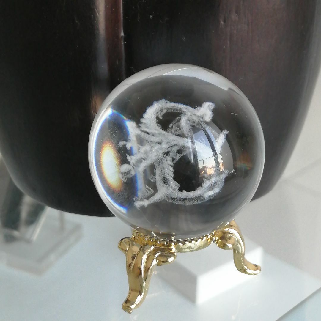 レーザーで彫られた龍の丸珠[Wa67] インテリア/住まい/日用品のインテリア小物(置物)の商品写真