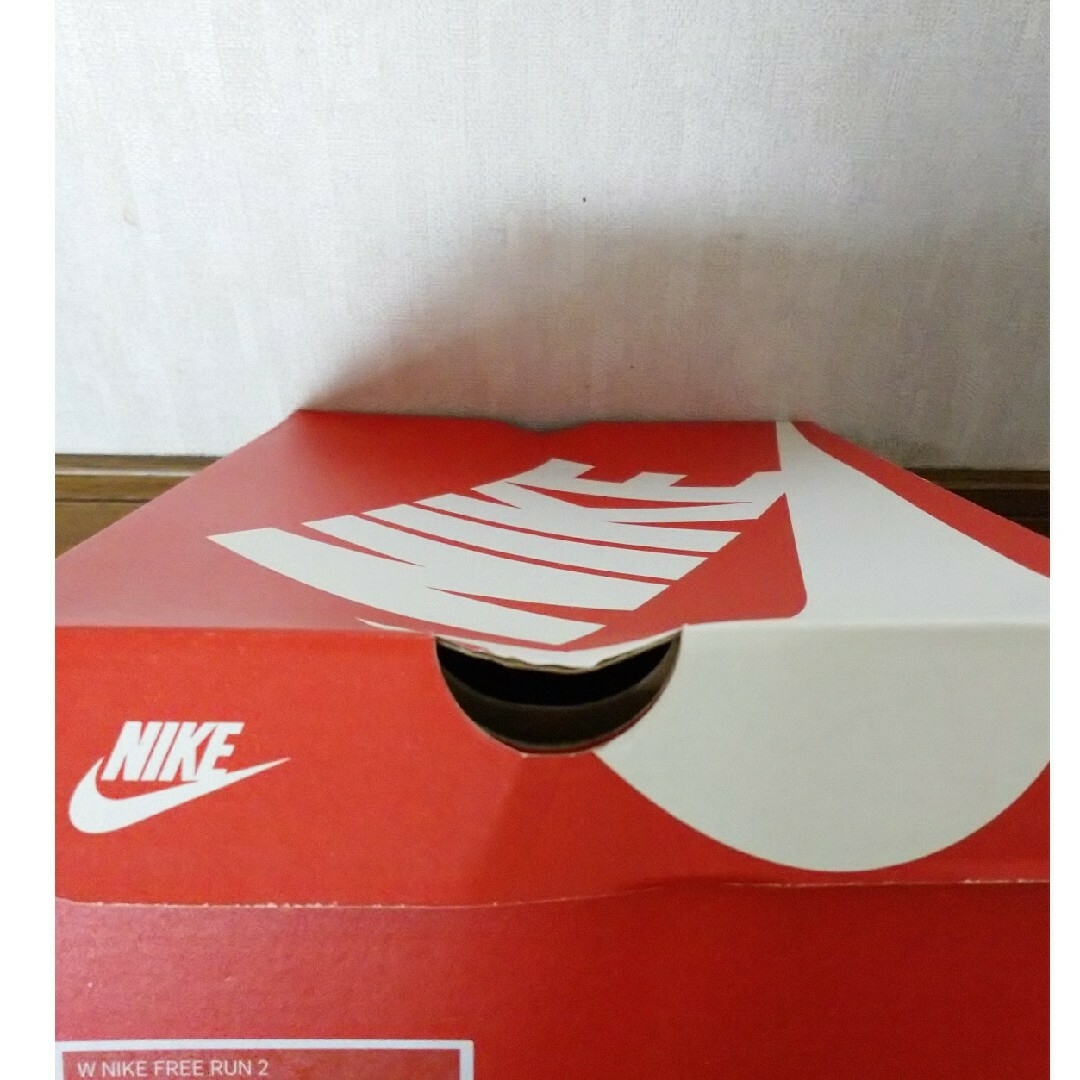 NIKE(ナイキ)のNIKE ナイキ FREE RUN2 DM8915 白 ランニング 25.0cm メンズの靴/シューズ(スニーカー)の商品写真