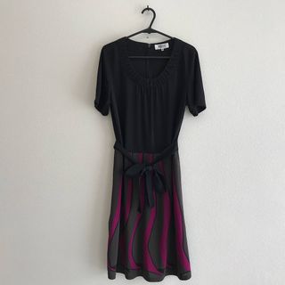 ソニアリキエル(SONIA RYKIEL)の『USED』 SONIA by SONIA RYKIEL ソニアバイソニアリキエル リボンベルト付ワンピース ワンピース ポリエステル ブラック/ピンク系【中古】(ひざ丈ワンピース)